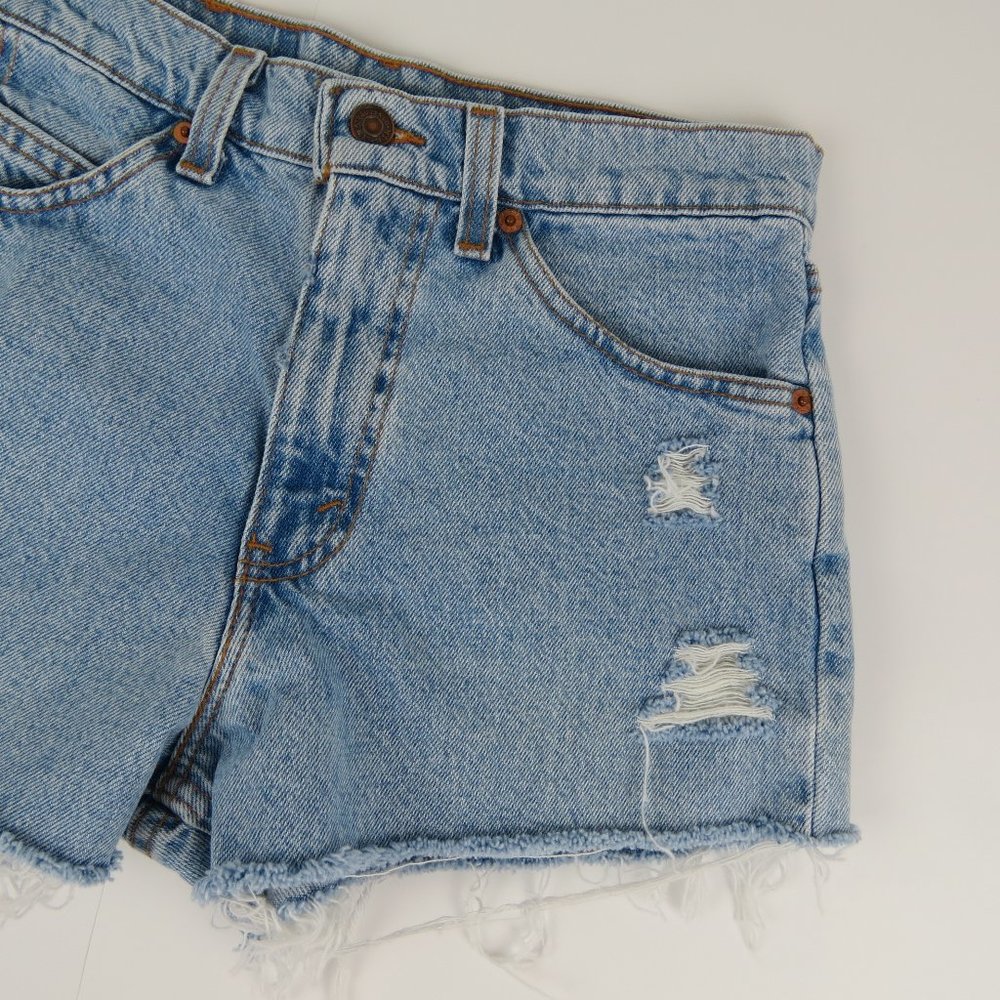 LEVI'S Cutoff Shorts - Picture 3 of 9